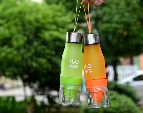 Lemon Fruit Juicer Bottle â€” Portable Squeeze Citrus Juicer Water Bottle